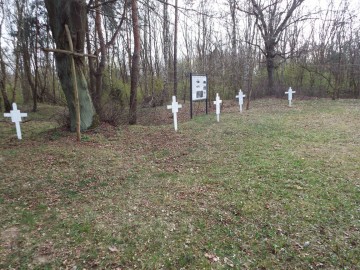 Wiosenne porządki na cmentarzach wojennych z czasów I wojny światowej w Kamionie nad Rawką, 